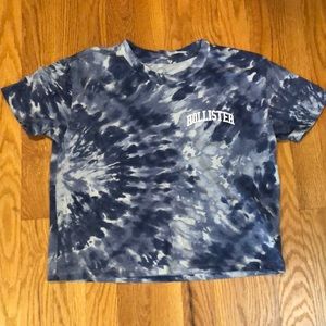Women’s Hollister crop tee!